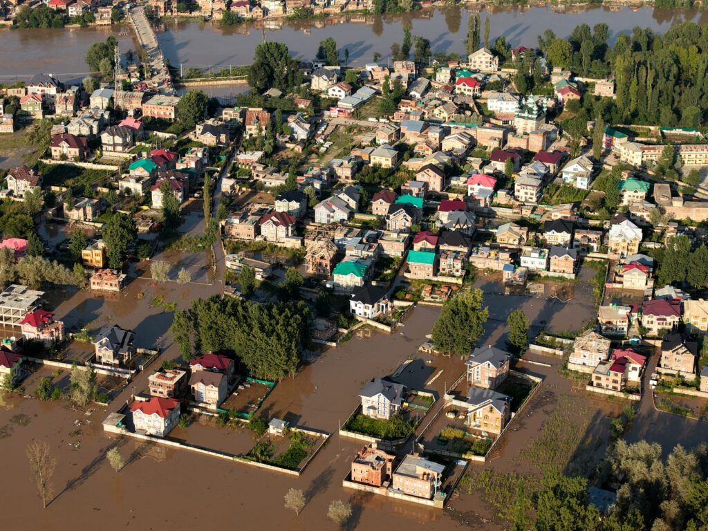 A visual representation of natural disasters in Nevada, such as wildfires or floods. — Nevada weather car insurance claims