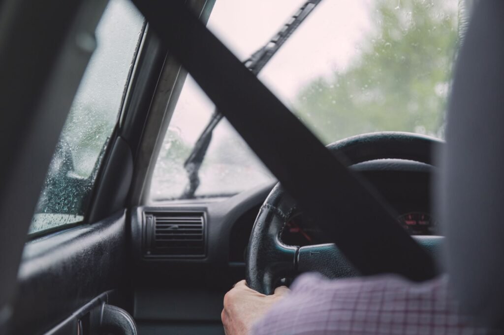 A visual representation of a safe driver receiving a discount on their insurance premium. — Nevada car insurance discounts