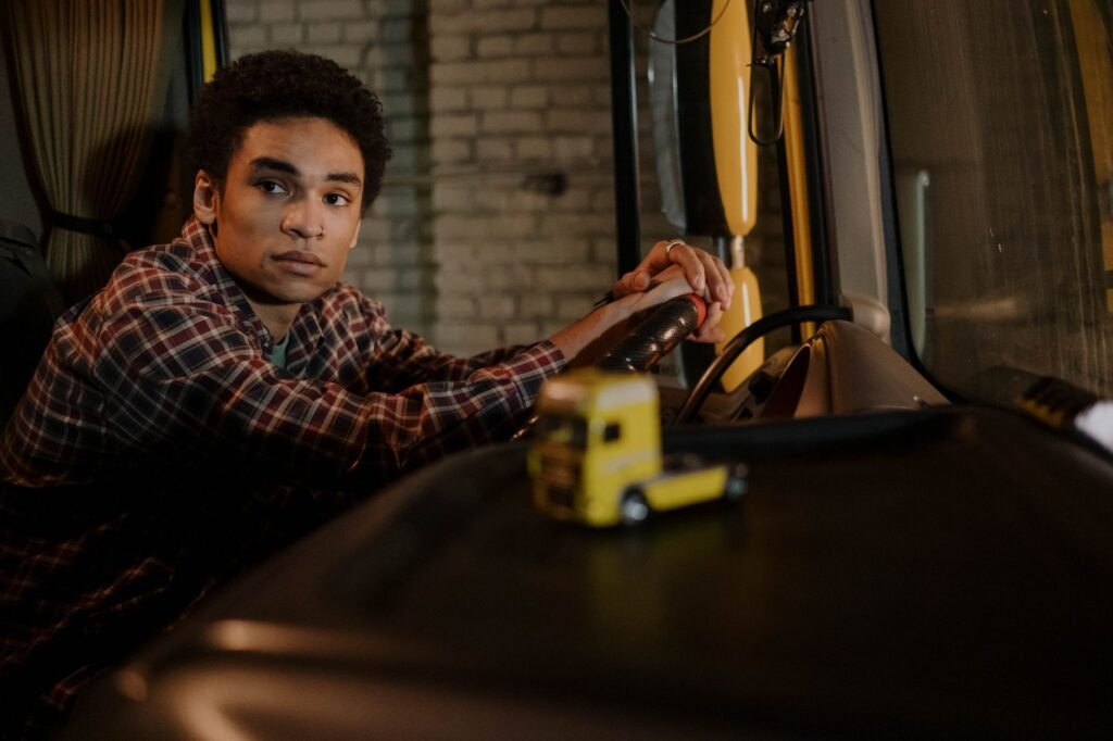 An illustration of a young driver participating in a defensive driving course. — car insurance for young drivers Nevada