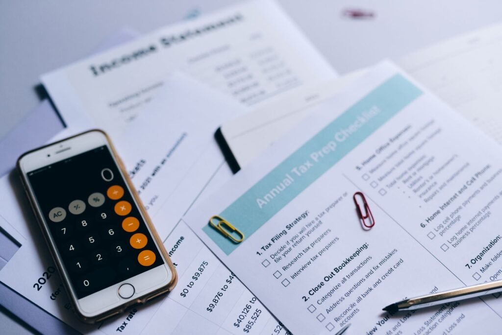 A checklist image for conducting an annual insurance review. — save money car insurance Nevada
