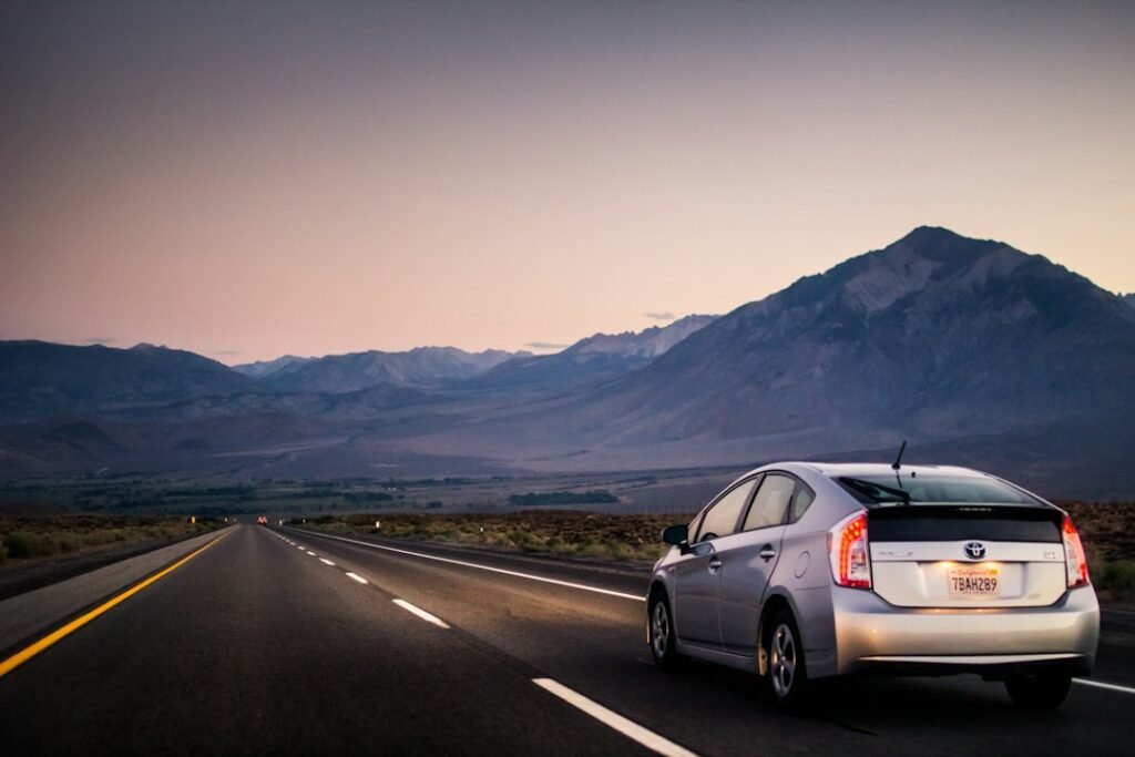 A friendly local insurance agent assisting a customer in Nevada. — Nevada car insurance benefits