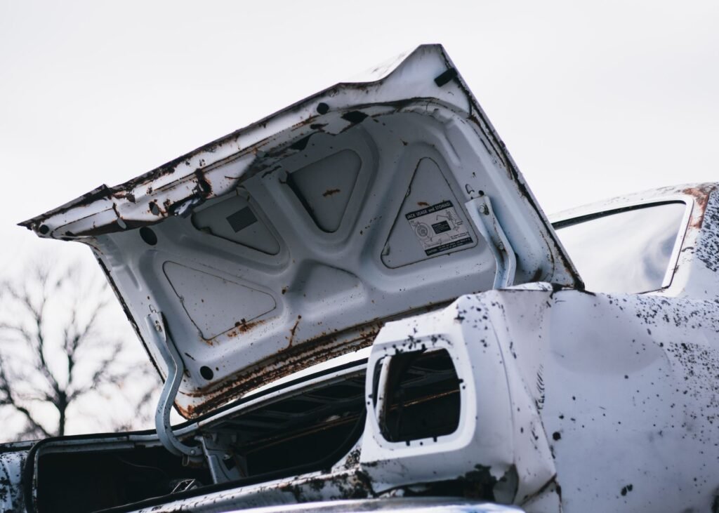 Illustration of a car damaged by extreme weather in Nevada. — Nevada climate car insurance rates